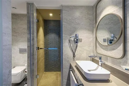 غرفة سوبيريور بسرير مزدوج بإطلالة جزئية على البحر، Kirman Calyptus Premium 1/1