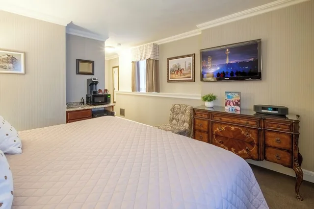 Mayfair, King Bed، The Red Coach Inn 3/7