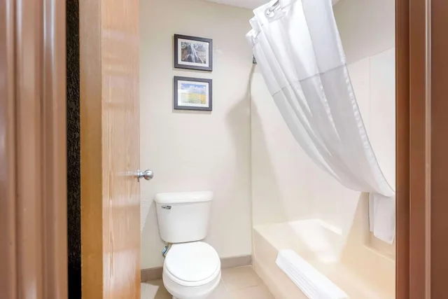 غرفة قياسية بسريرين كوين، Comfort Inn Lexington 6/8