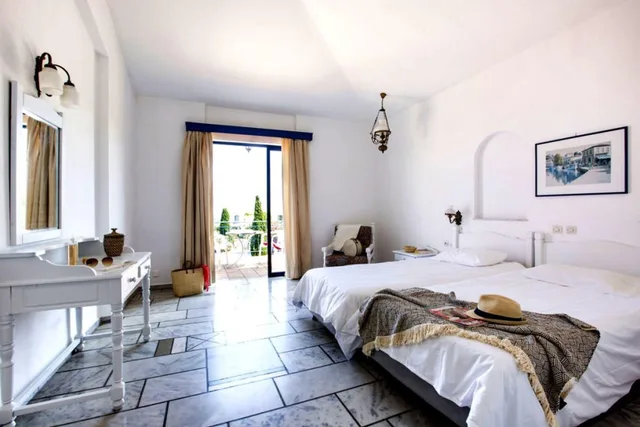 بنغل بسرير مزدوج بإطلالة على البحر، Sunrise Village Beach Hotel 1/1