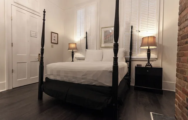 غرفة ديلوكس بسرير كوين، Historic Streetcar Inn 4/10