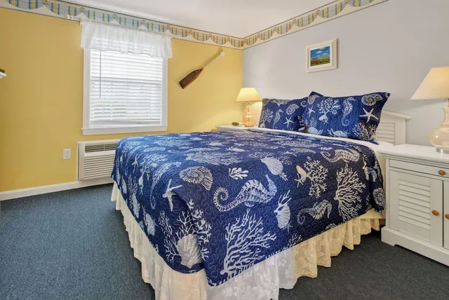 2 Bedrooms, Cottage, Queen and Twin Beds, 2 Bathrooms, Sofa، Colonial Acres Resort 2/10