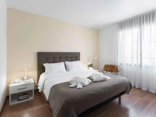 Junior Suite, Double Bed, Sofa, IBIS LOCARNO 1/5