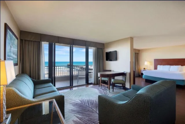 Deluxe, Suite, Ocean View, La Quinta Inn & Suites by Wyndham Cocoa Beach Oceanfront 3/6