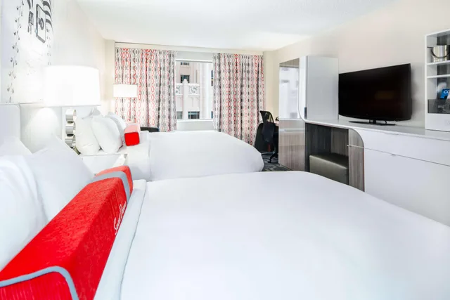Room, 2 Queen Beds, Mountain View, High Floor, The Curtis Denver a DoubleTree by Hilton Hotel 5/6