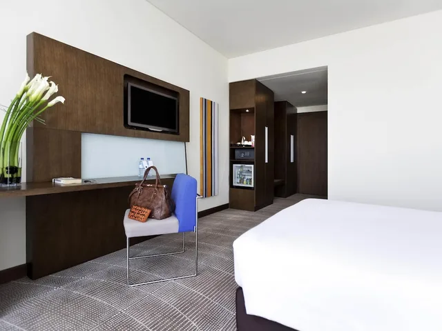 Superior, Double Bed, Novotel Abu Dhabi Gate 6/10