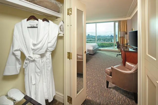غرفة بسريرين كوين مع دخول صالة النادي، Hilton Lac Leamy 4/5