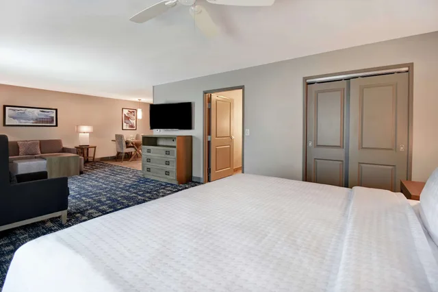 Studio, King Bed, Accessible, Homewood Suites By Hilton Orange New Haven 1/3
