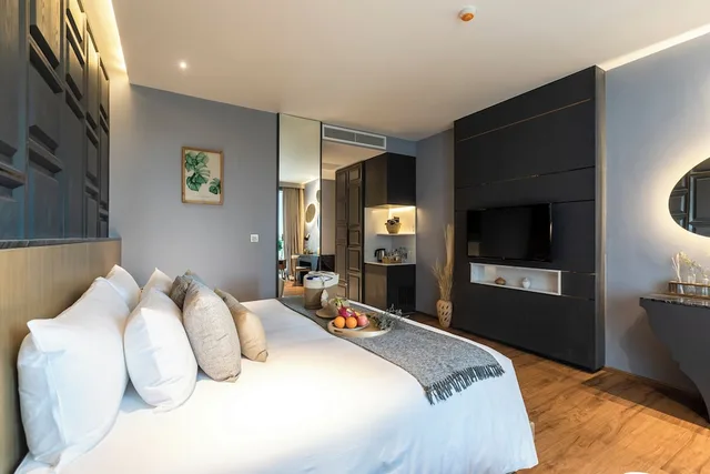 Deluxe, King Bed, Pool View, Wyndham Grand Nai Harn Beach Phuket 4/10