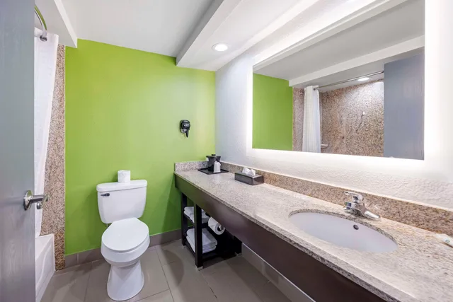 غرفة بسرير كينج، Quality Inn Clarksville 8/9