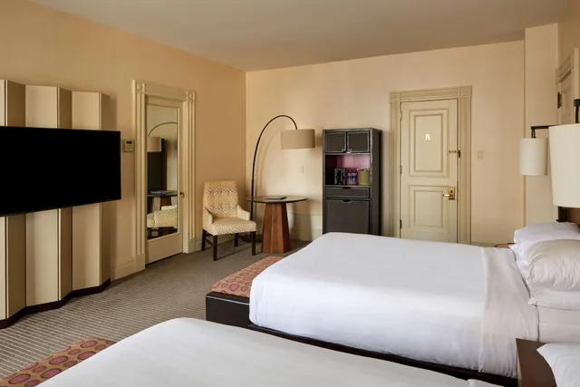 غرفة بسريرين كوين، The Bellevue Hotel 4/8