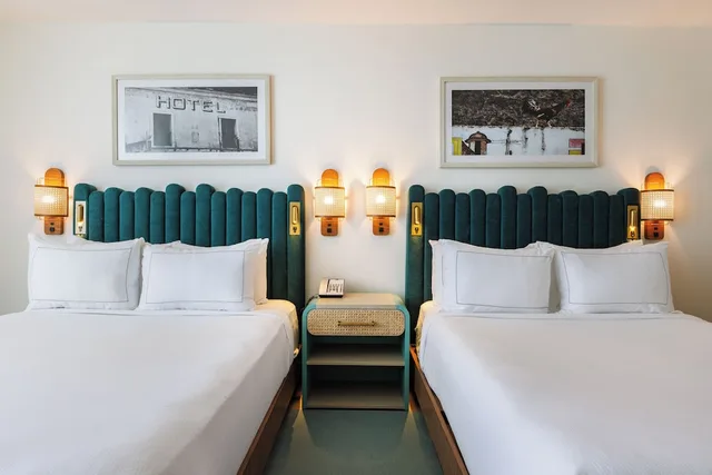 Tower, 2 Queen Beds، Condado Palm Inn San Juan, Tapestry Collection by Hilton 1/4