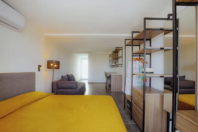 جناح جونيور بسرير كينج، Cosmo Napa Hotel 1/2