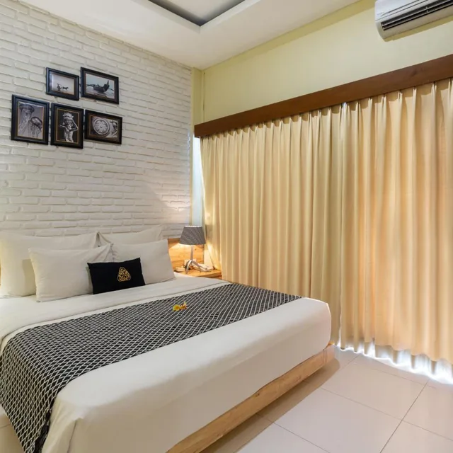 1 Bedroom, Villa, King Bed, Plunge Pool، Paisa Seminyak Living 2/10