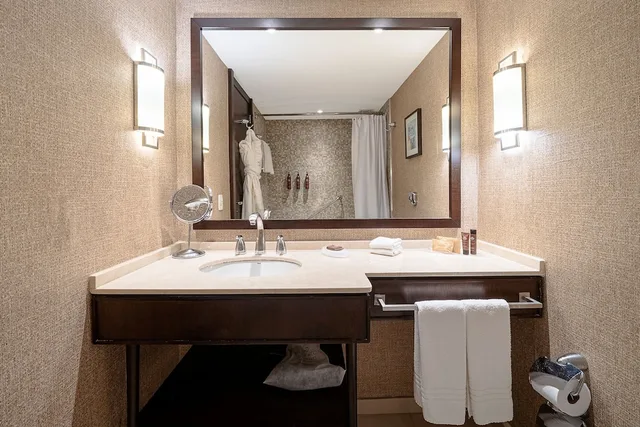 غرفة كلوب بسريرين مزدوجين بإطلالة جزئية على البحر، Sheraton Grand Rio Hotel & Resort 6/7