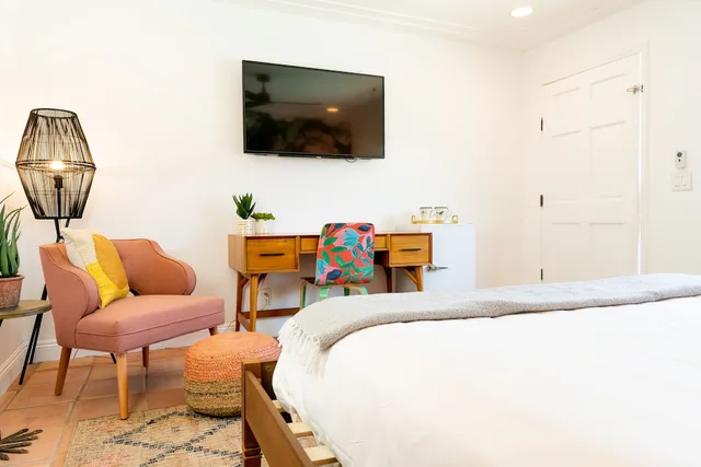 Premium, Fleur Noire Hotel 2/2