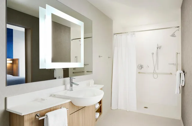 Junior Suite, 2 Queen Beds, Trundle Bed, Accessible, Springhill Suites Springfield North 5/6