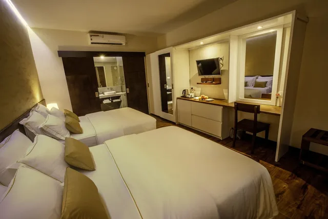 غرفة ديلوكس بسريرين كوين بإطلالة على الفناء، Sevana City Hotel Kandy 2/3