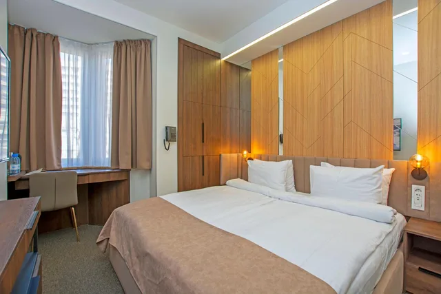 غرفة قياسية بسرير كينج، Cartez by Horizon Hotels, Yerevan 1/1