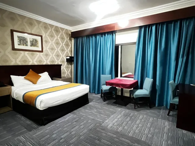 Family, Sea View, Mermaid Beach Hotel 2/3