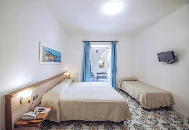 غرفة قياسية ثلاثية بسرير كوين وسرير فردي، Hotel Terme Oriente – Beach & SPA 1/8
