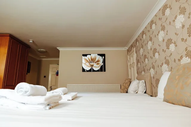 Manor, Premium, Double Bed، Woodlands Manor 5/10