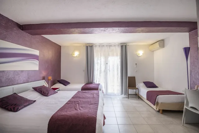 غرفة رباعية بسرير كوين وسريرين منفصلين، Les Bastides St. Paul 6/10