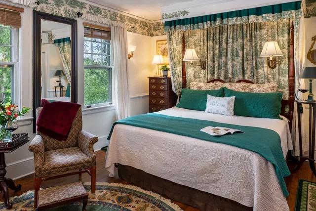 Kensington, Garden, King Bed، Abbington Green Bed &amp; Breakfast Inn 3/6