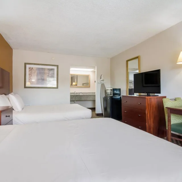 غرفة بسرير كوين، Americas Best Value Inn Wadesboro 4/7