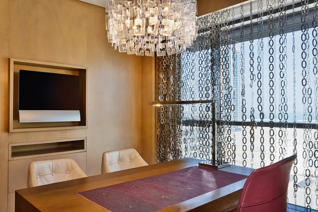 جناح بسرير كينج، The Westin Hotel Bahrain City Centre 4/6