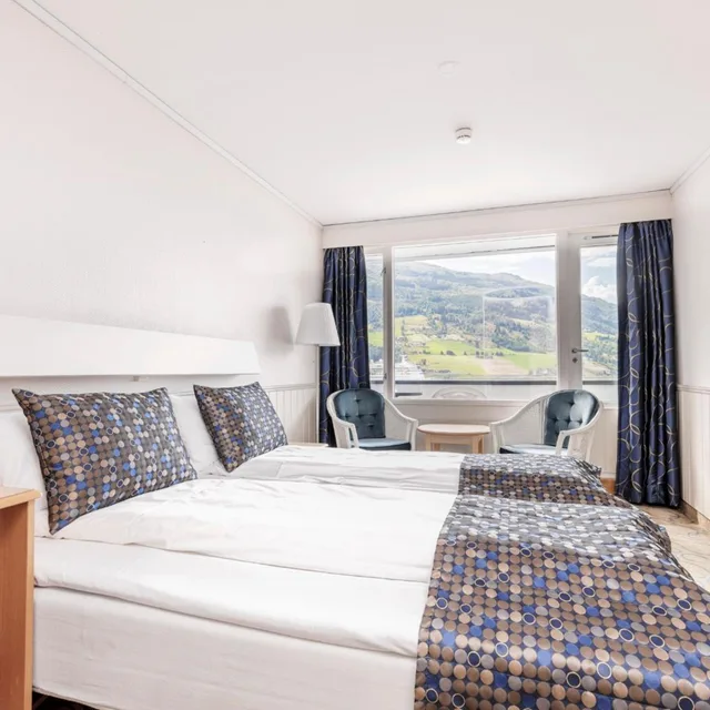 Standard, Twin Beds, Olden Fjordhotel 1/6