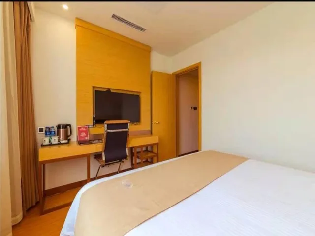 Business, Suite, King Bed, GreenTree Inn Tangshan Lubei District Aegean Sea 1/1