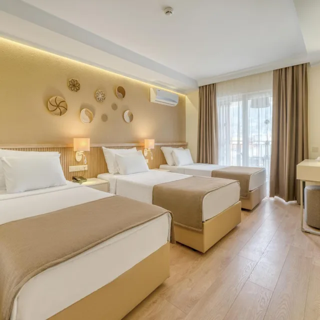 غرفة قياسية ثلاثية، Park Hotel - Adults Only 2/5