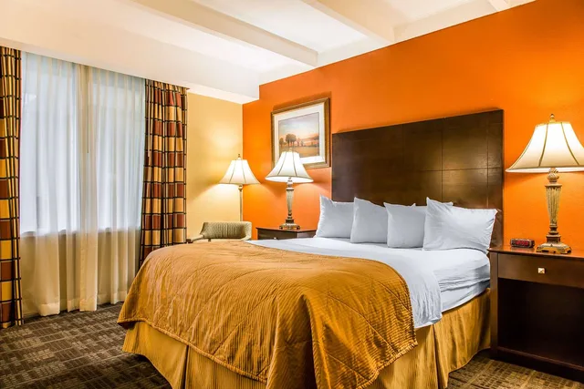 غرفة بسرير كوين، Hamden Hotel & Suites 1/4