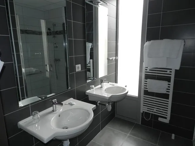 غرفة كبيرة بسريرين منفصلين، Gloria & Avenue Hotel 4/8