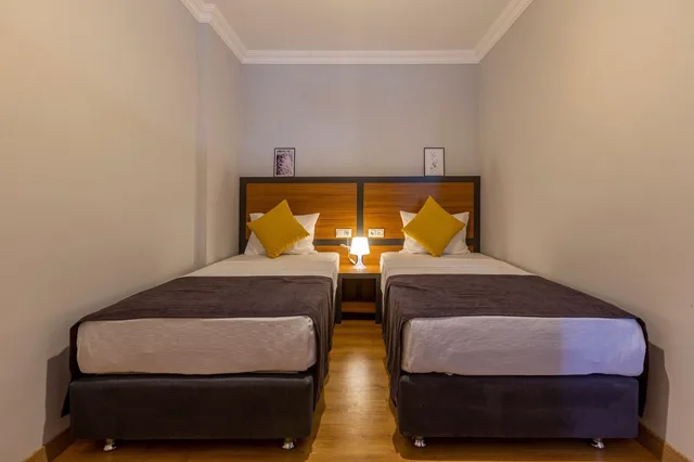 جناح عائلي بسرير كوين وسريرين منفصلين، Antalya Business Hotel 3/6