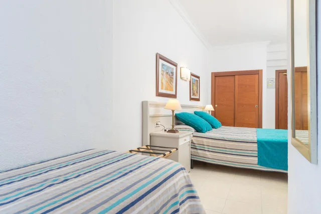 غرفة ثلاثية بإطلالة على المدينة، Hotel More 2/5