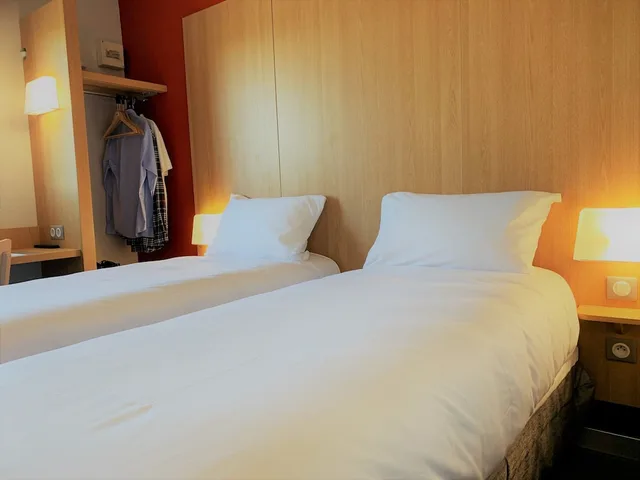 غرفة قياسية بسريرين منفصلين، Kyriad Direct Clermont Ferrand Nord Gerzat 3/4