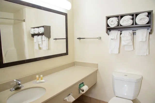 غرفة قياسية بسريرين كوين، Pigeon River Inn 9/9