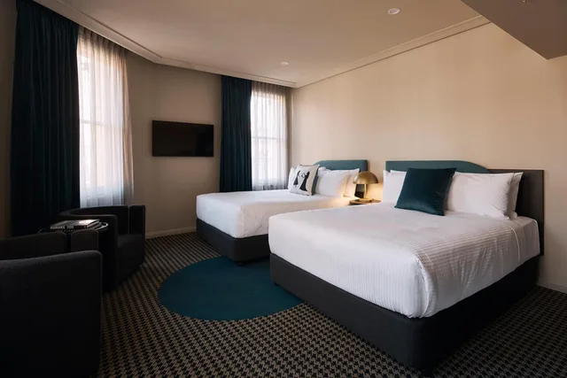 Plus, King Bed, Queen Bed، The Capitol Hotel 2/3