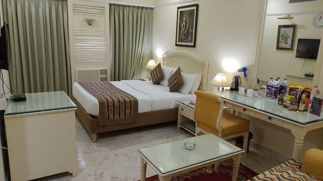 غرفة قياسية بسرير مزدوج، EMPIRES HOTEL 5/8
