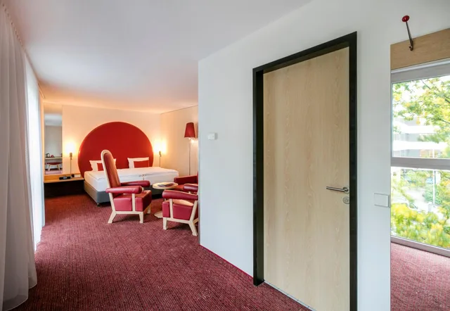 جناح جونيور، Arcotel Rubin Hotel 4/7