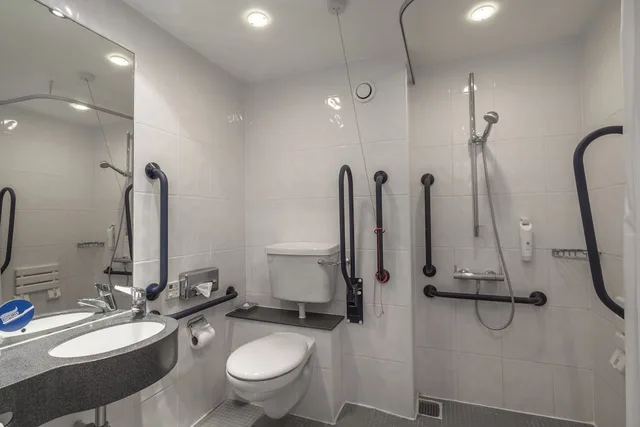 غرفة قياسية بسرير مزدوج لذوي الإعاقة، Holiday Inn Express Kettering 6/7