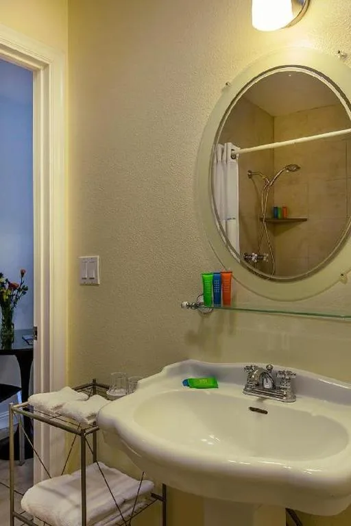 Room, 2 Queen Beds, Lake View, The Lodge At Blue Lakes 1/1