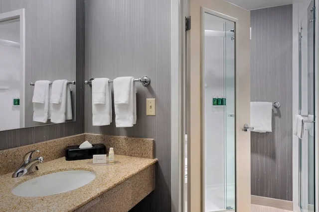 جناح بسريرين مزدوجين بغرفة نوم واحدة، Courtyard Philadelphia Willow Grove 2/2