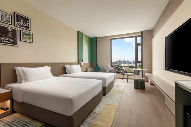 غرفة قياسية بسريرين مزدوجين بإطلالة على الحديقة، Holiday Inn Mile By Ihg 2/4