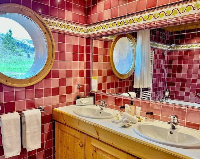 غرفة جونيور بسرير كوين، Hotel Courcheneige 4/5