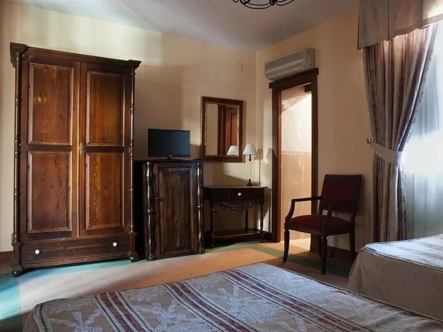Superior, Twin Beds, Alvar Fanez 5/10