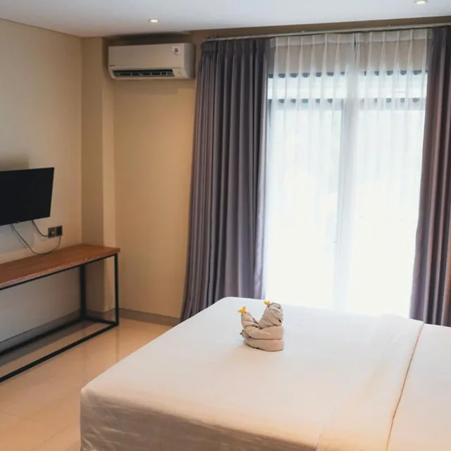 غرفة ديلوكس بسرير مزدوج أو سريرين منفصلين، Grand Kuta Hotel Residence 2/10