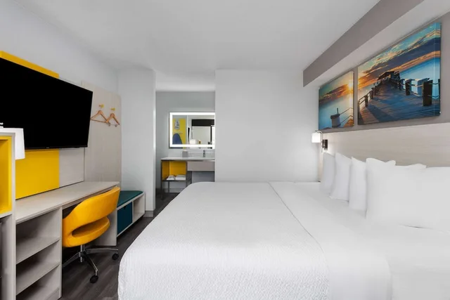 غرفة بسرير كينج، Days Inn by Wyndham Baltimore Northwest 1/3